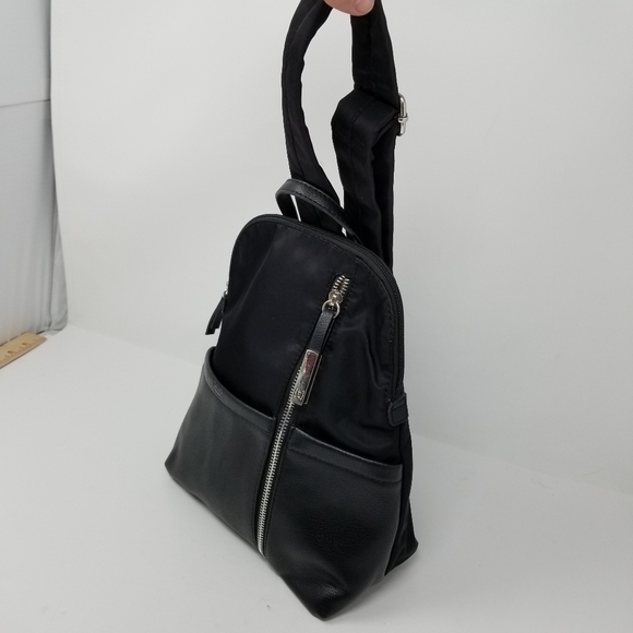 TUTILO New York Black Backpack One Shoulder 5 pocket Size 10X11 Inches FLAW - Picture 10 of 15